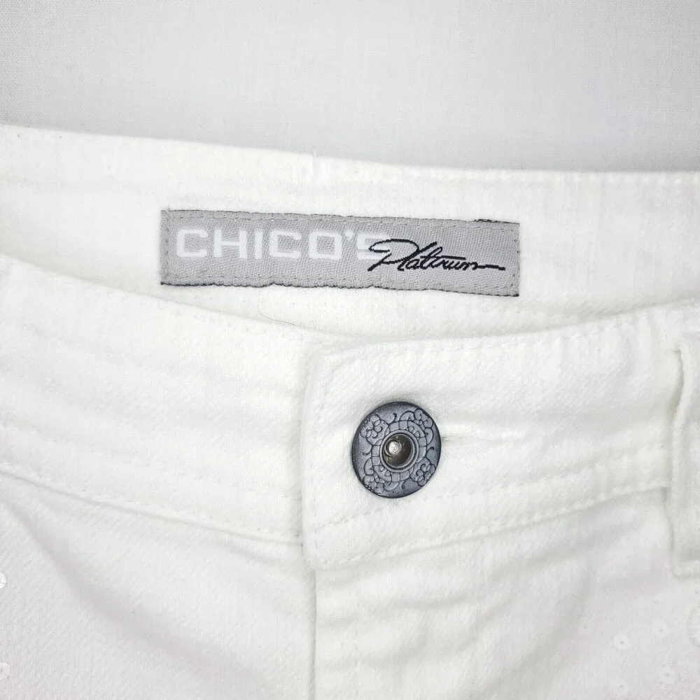 Chicos Platinum Jeans Womens 0.5 (US 6 /S) White Cecile OCP Sequin Strech Capri - Picture 4 of 11